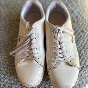 Women’s Cream Sneakers 🤍